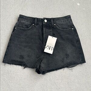 NWT! Zara High Rise Short Black Size 4